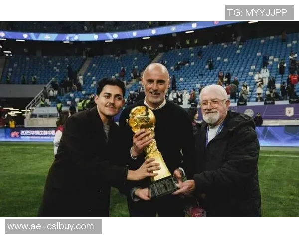 穆斯卡特继续留守海港丹尼罗尔正式执教流浪者签约两年半