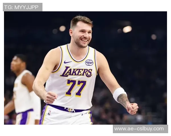 雷迪克赞东契奇扣篮精彩释放情绪让人惊喜 雷迪克赞东契奇扣篮精彩释放情绪让人惊喜