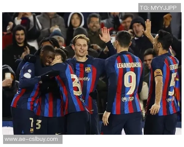 拉菲尼亚在社交媒体上向阿尔巴致敬感慨曾共战球场的荣耀时刻